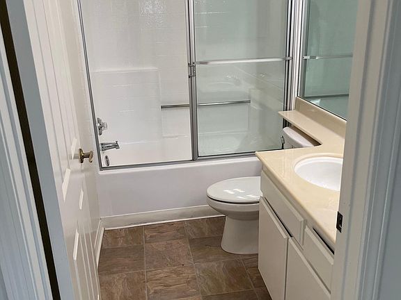 5th image of 5712 Camellia Ave #102
