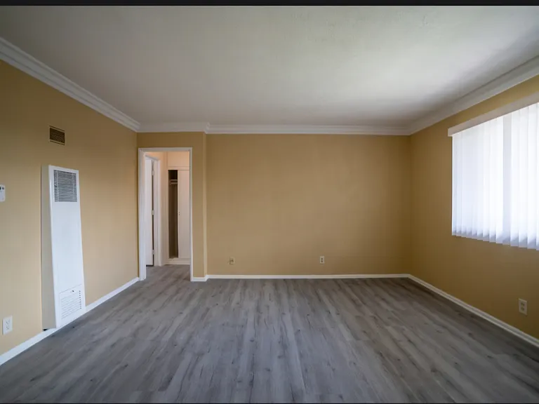1125 N Mayfair Ave #6 — Photo 10