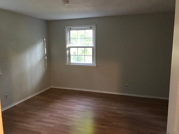 5th image of 42 Golf Ave
