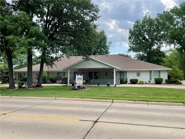 410 Sunset Dr, Vandalia, IL 62471