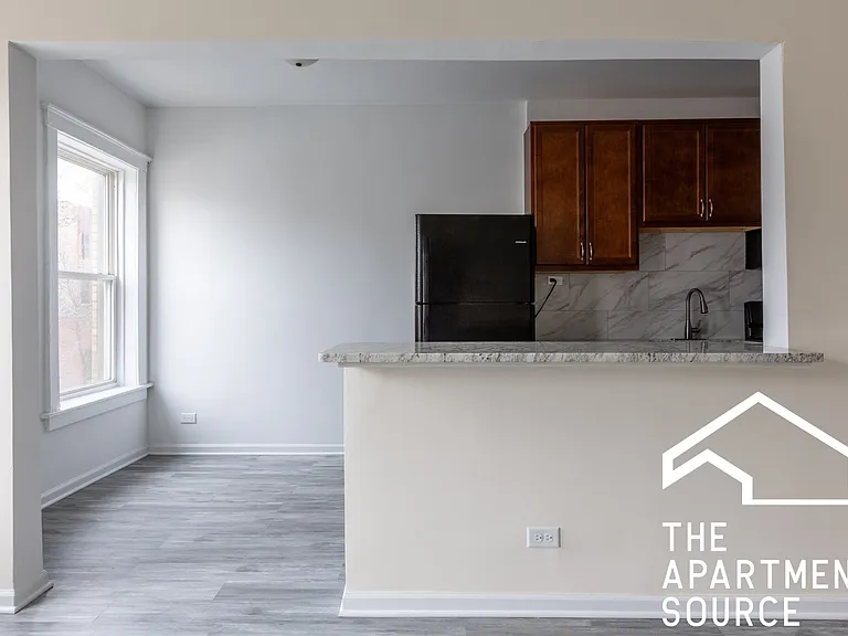 2712 N Milwaukee Ave #215 — Photo 8
