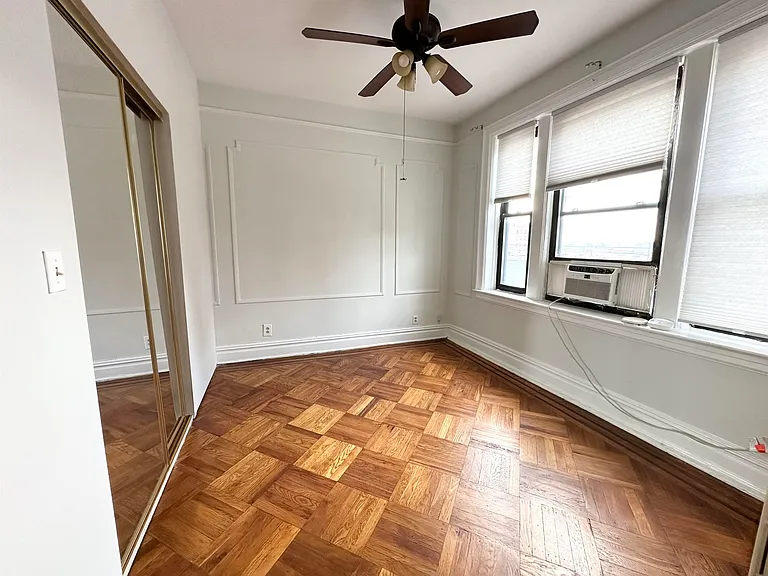 76 Romaine Ave #3-2F — Photo 4