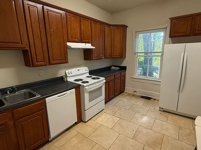 Kitchen with Lots of Cabinets