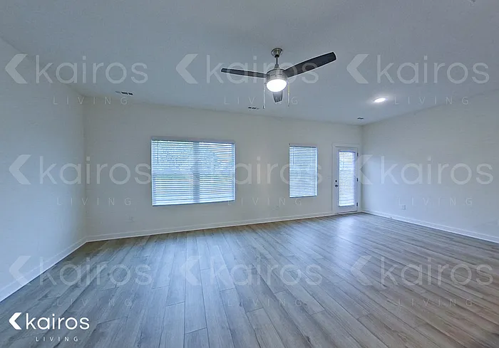 4 bed, 2.5 bath, 1947 sqft, $1,925 — Photo 2