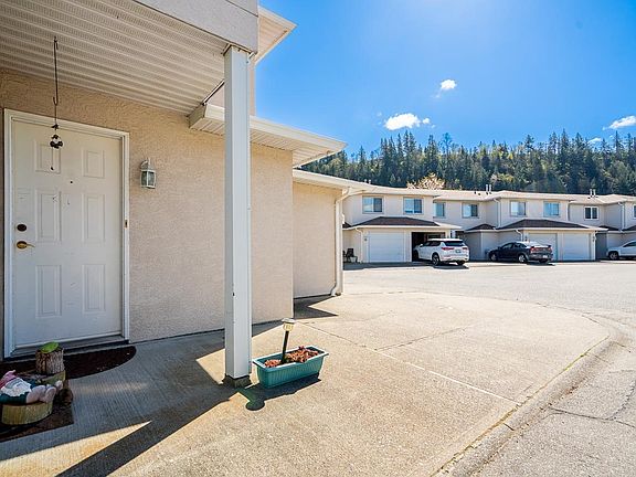 3rd image of 5536 Vedder Rd #26
