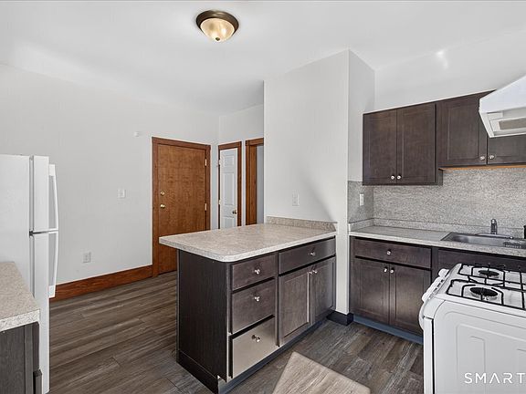 5th image of 43 Edwards St #2