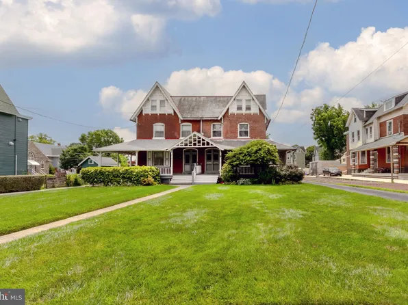 24 E Stewart Ave, Lansdowne, PA 19050