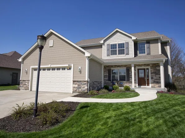 1822 Rockridge WAY, Waukesha, WI 53188