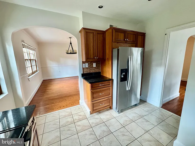 204 S Irving St — Photo 7