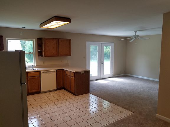3rd image of 9995 Jackson St