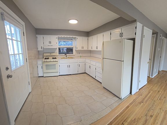 2nd image of 15617 Cryders Ln #1