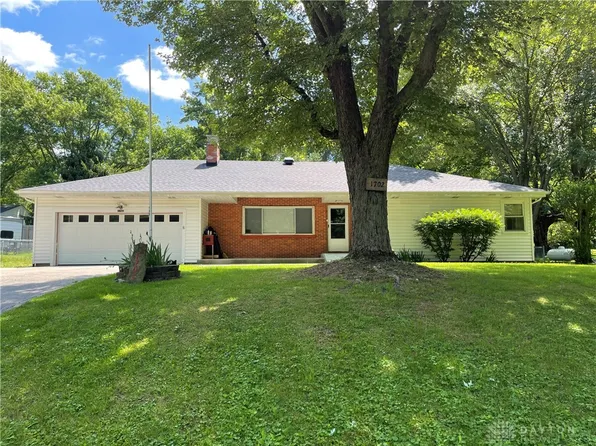 1702 Ken Klare Dr, Dayton, OH 45432