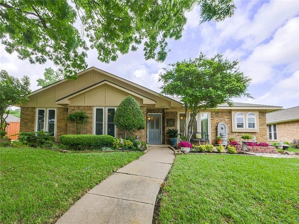 1st image of 1717 Brazos Trl