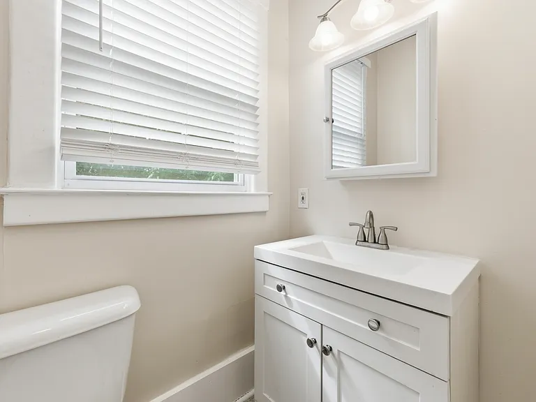 2303B N Abercorn St #B — Photo 5