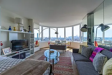 Rented by R New York