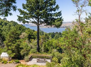 2 W Robert Dr, Inverness, CA 94937