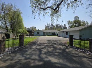 3131 Island Dr, Redding, CA 96001