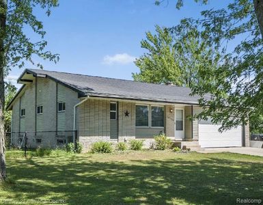 28906 Lorikay St, Farmington Hills, MI, 48334