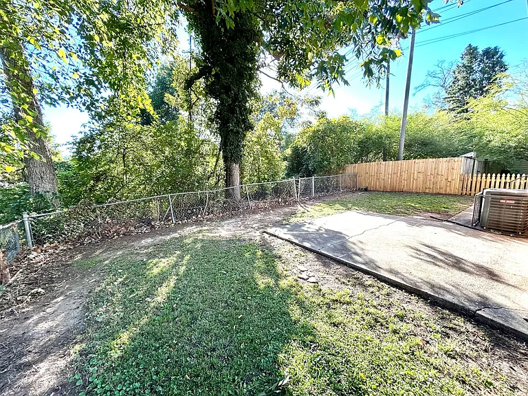 1020 Hill St SE — Photo 14