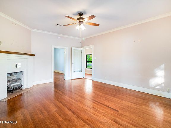 5th image of 106 Oak Tree Park Dr