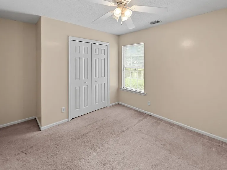 119 Pampas Dr — Photo 39