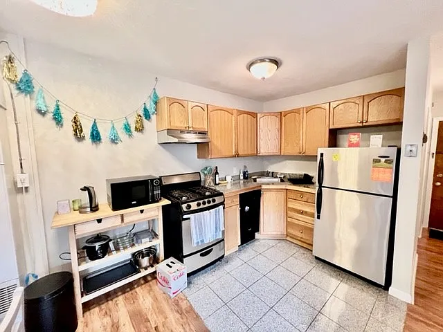 2 bed, 999 sqft, $3,500 — Photo 4