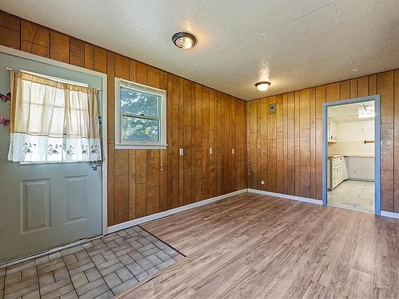 5th image of 102 Collette St