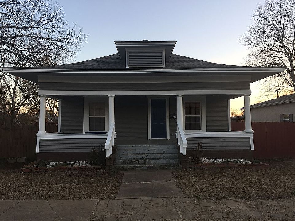 2nd image of 709 W Gentry St