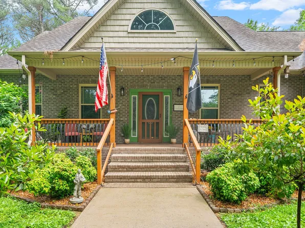 2700 Dover Rd, Woodlawn, TN 37191
