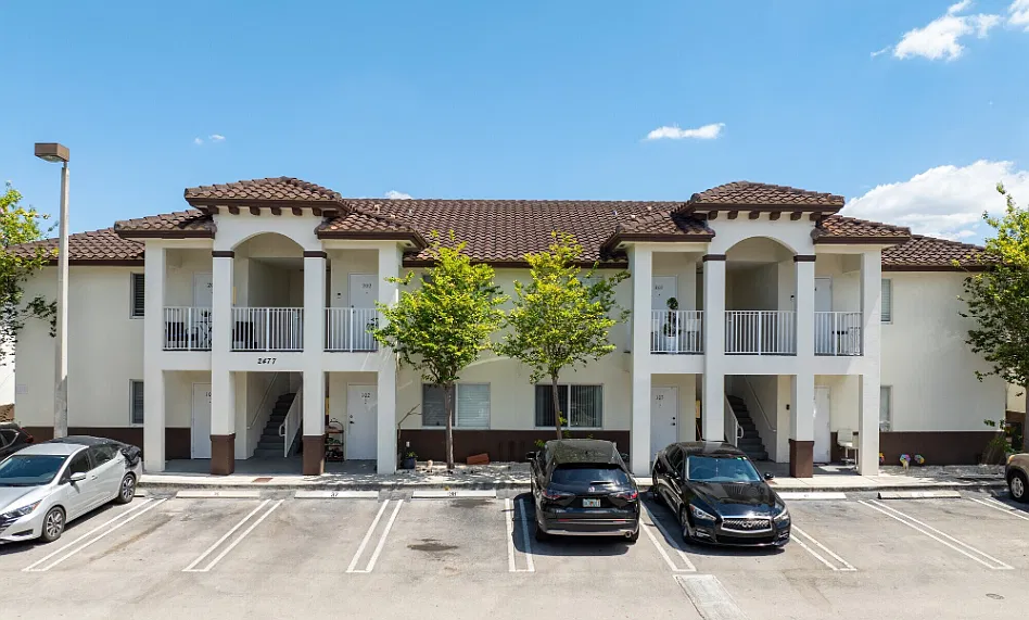 Palm West Apartment Holdings, LLC - 2461 - 103 — Photo 4