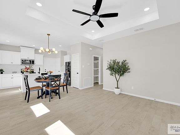 4th image of 203 E Royal Palm Dr #51