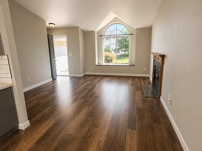 524 Eklund Ct SE — Photo 3