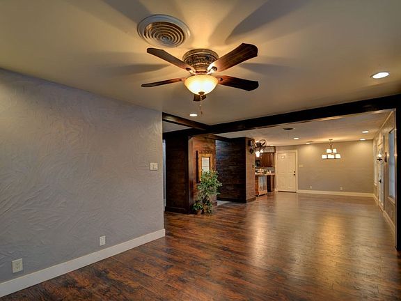 5th image of 500 Antler Dr