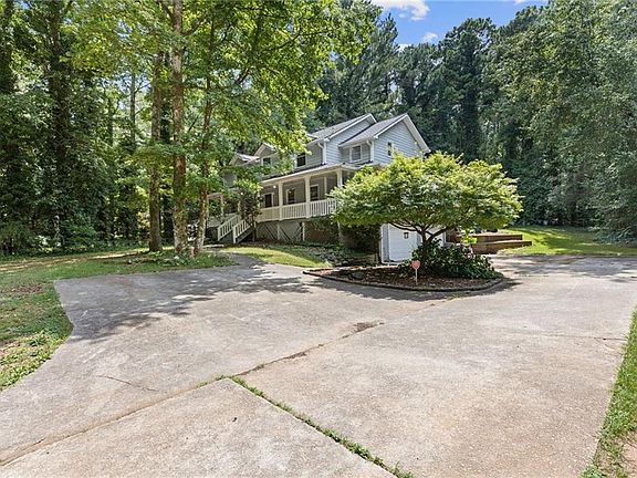 3rd image of 742 Mountain View Dr