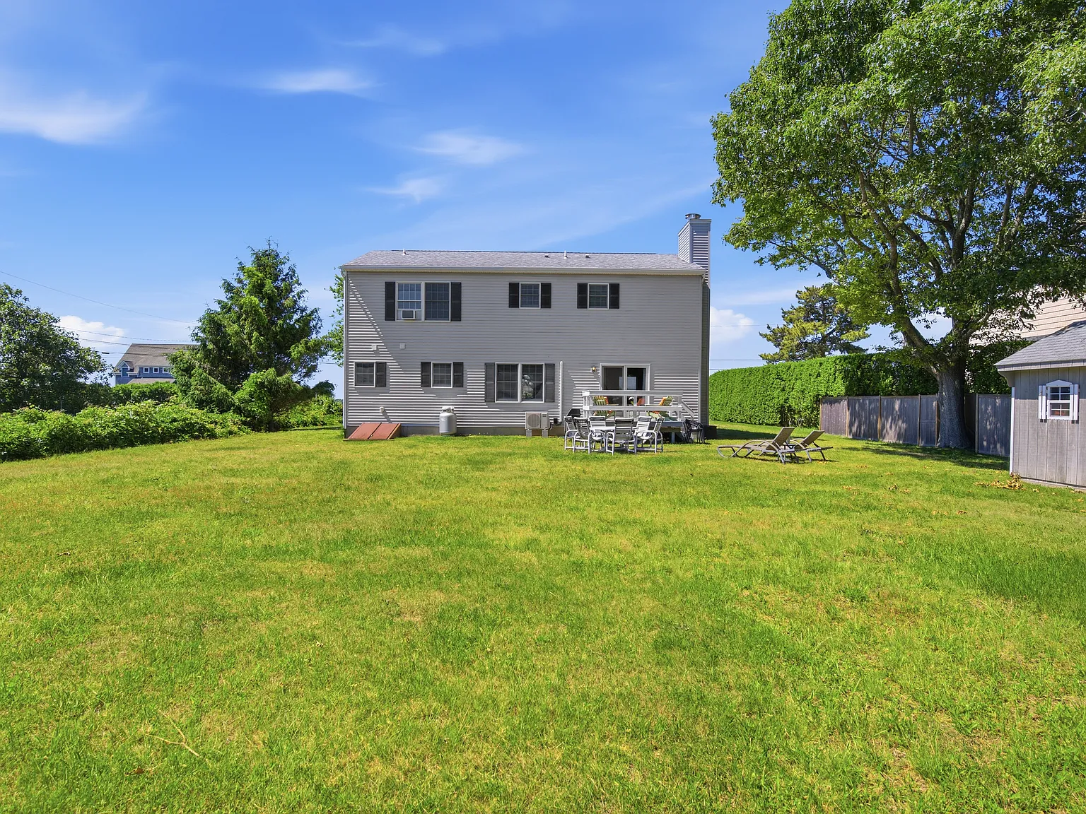 Classic Cape Cod Retreat Near Shell Beach — Photo 2