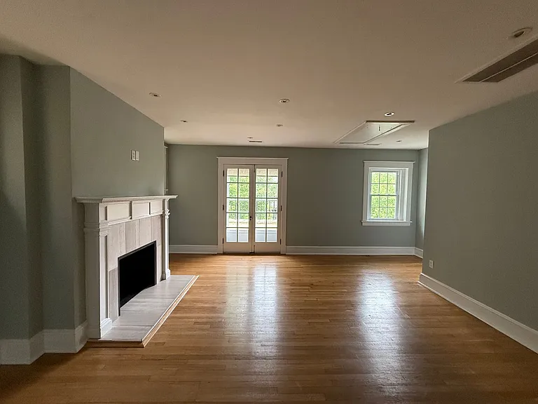 139 S Colonial Ave — Photo 11