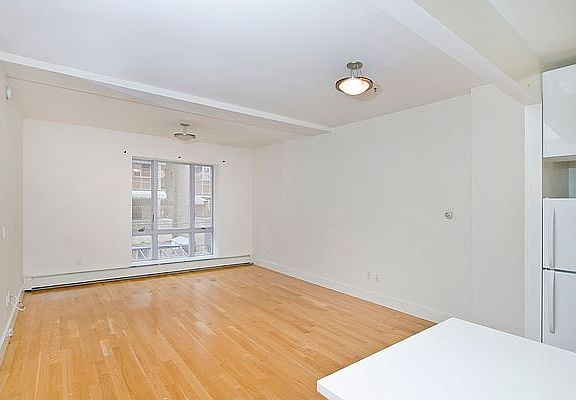 3rd image of 587 Flushing Ave #2DD
