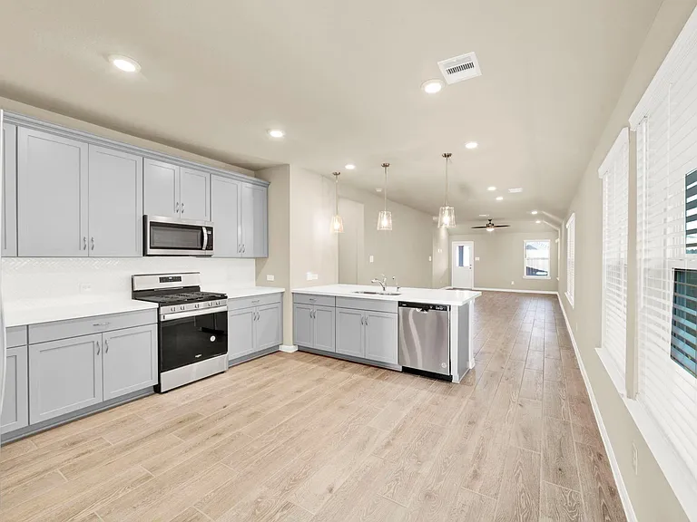 5814 Linda Cove Ln — Photo 5