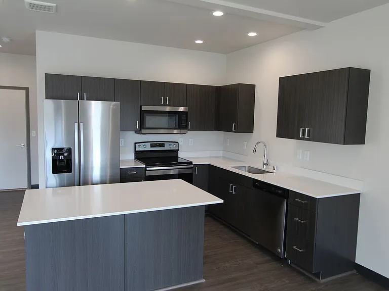 Modern design 3-bed, 2.5-bath duplex available August 10th!! — Photo 1