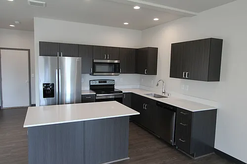 Modern design 3-bed, 2.5-bath duplex available August 10th!! Photo 1