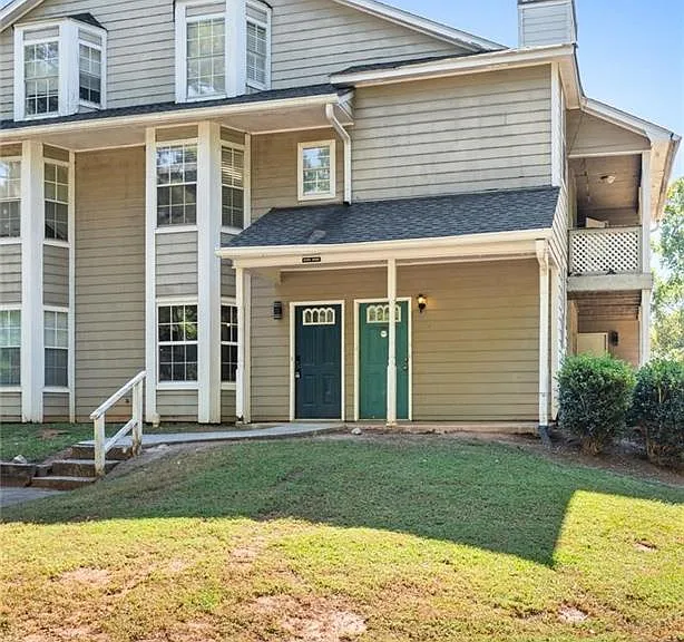 9404 Cypress Ln — Photo 1
