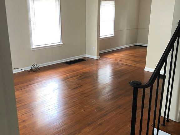 4th image of 379 N Roosevelt Ave APT 5