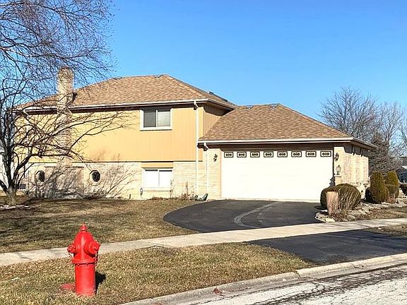 3rd image of 22600 Parkview Dr