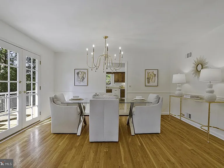 8009 Lewinsville Rd — Photo 11