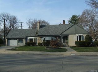 1111 Claremont St, Dearborn, MI 48124