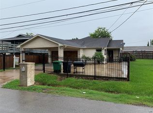 9039 Hollock St, Houston, TX 77075