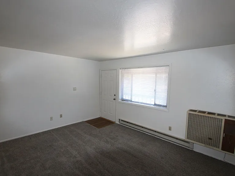 3818 S Walapai Dr — Photo 2