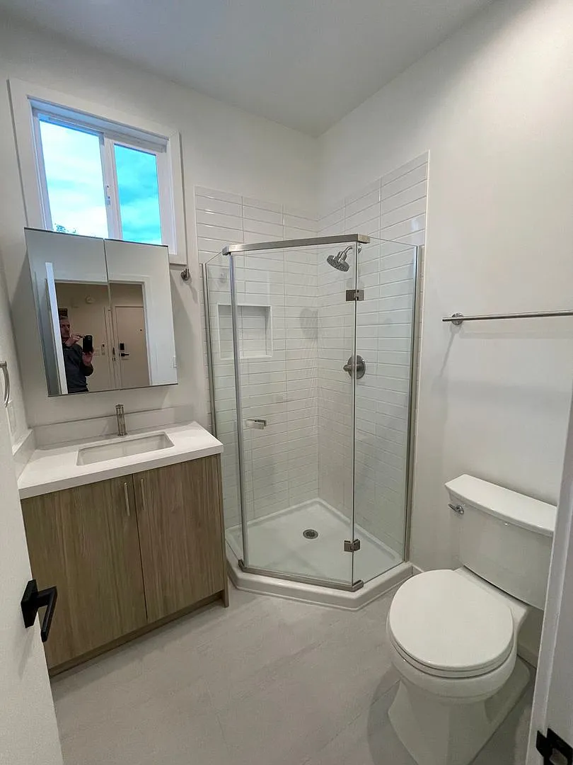 379 - 10516 Santa Monica Blvd — Photo 2