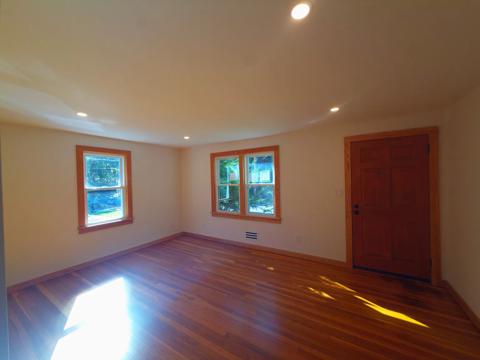 2 bed, 735 sqft, $2,700 — Photo 3