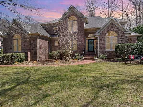 4101 Waldenbrook Rd, Greensboro, NC 27407